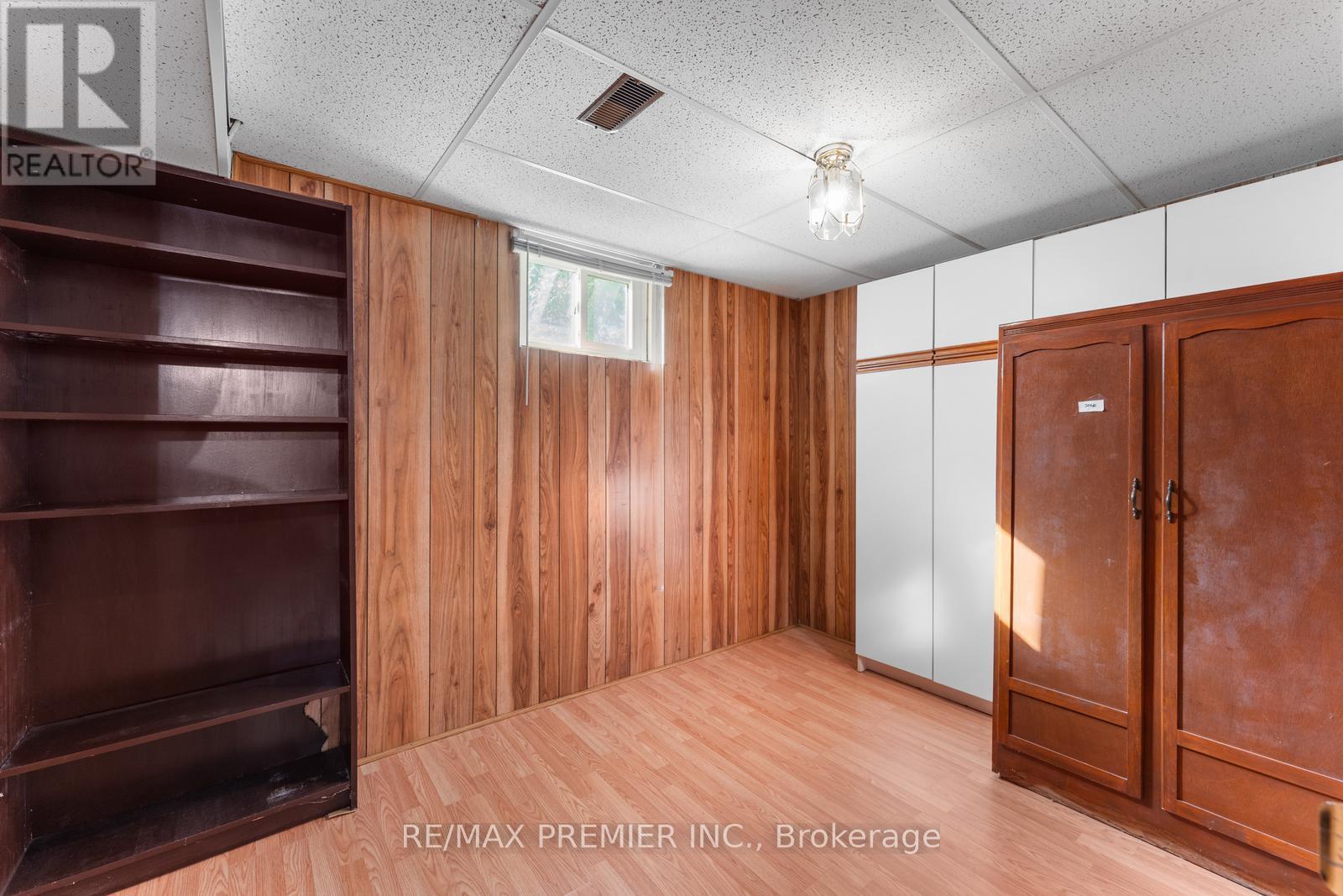 219 La Rose Avenue, Toronto, Ontario  M9P 1B6 - Photo 34 - W12438089