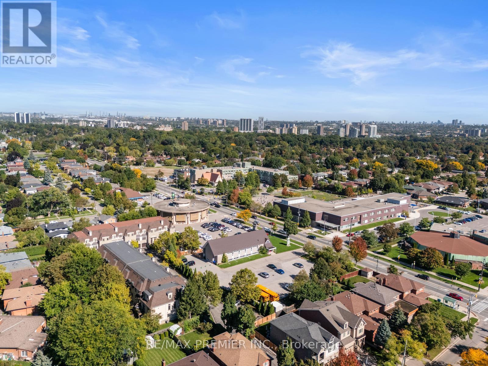 219 La Rose Avenue, Toronto, Ontario  M9P 1B6 - Photo 50 - W12438089