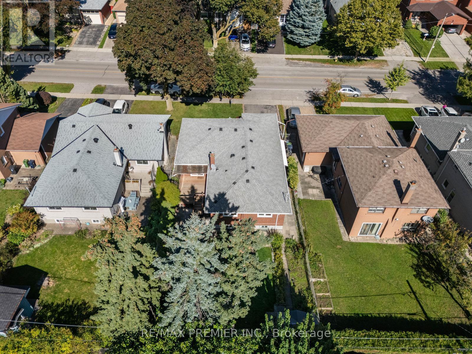 219 La Rose Avenue, Toronto, Ontario  M9P 1B6 - Photo 47 - W12438089