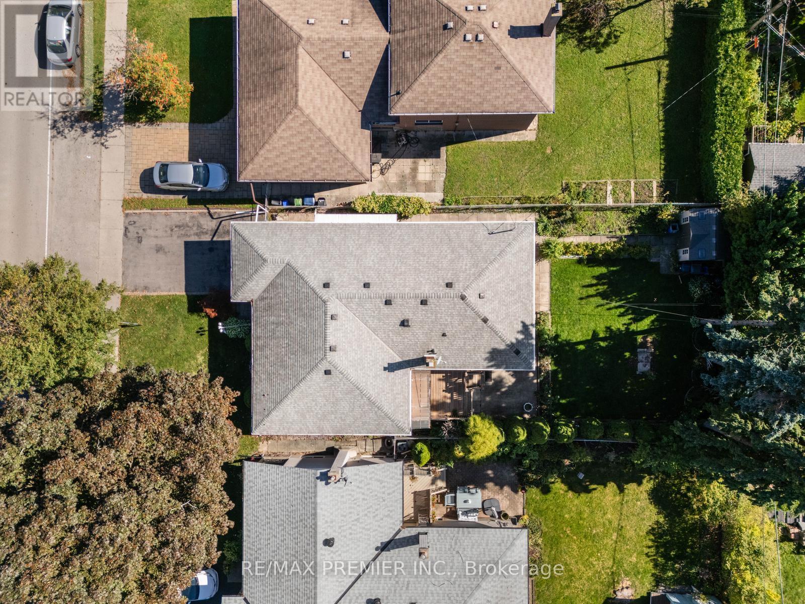 219 La Rose Avenue, Toronto, Ontario  M9P 1B6 - Photo 45 - W12438089