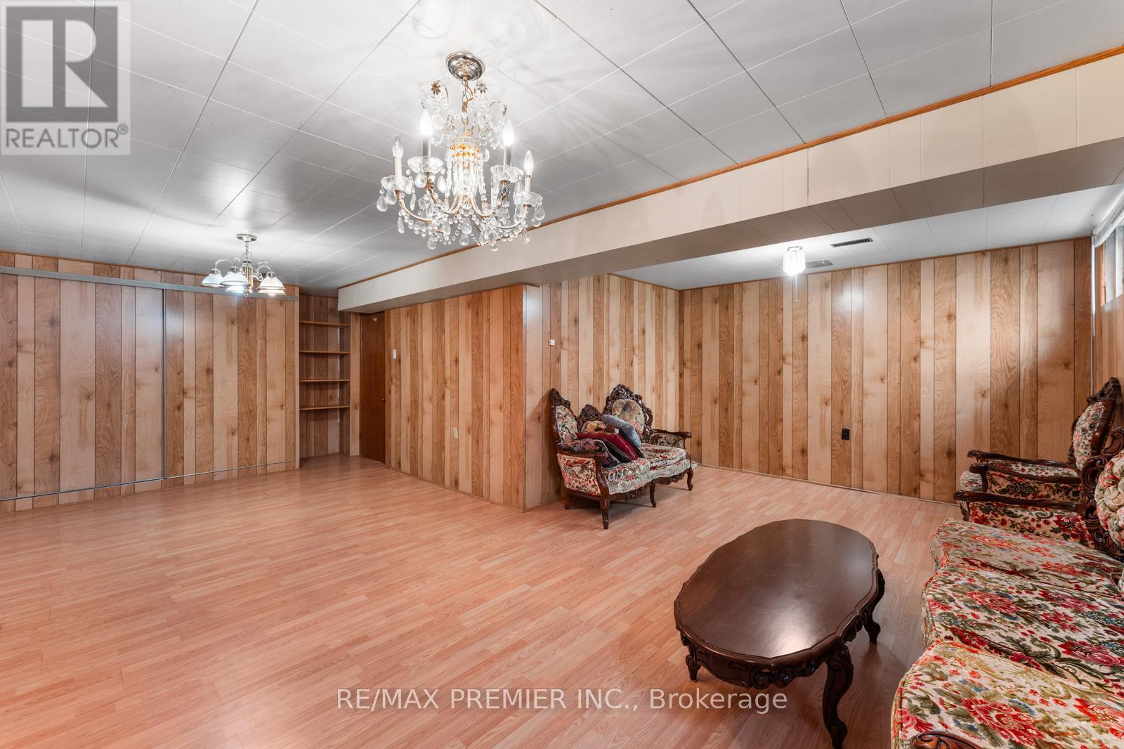 219 La Rose Avenue, Toronto, Ontario  M9P 1B6 - Photo 31 - W12438089