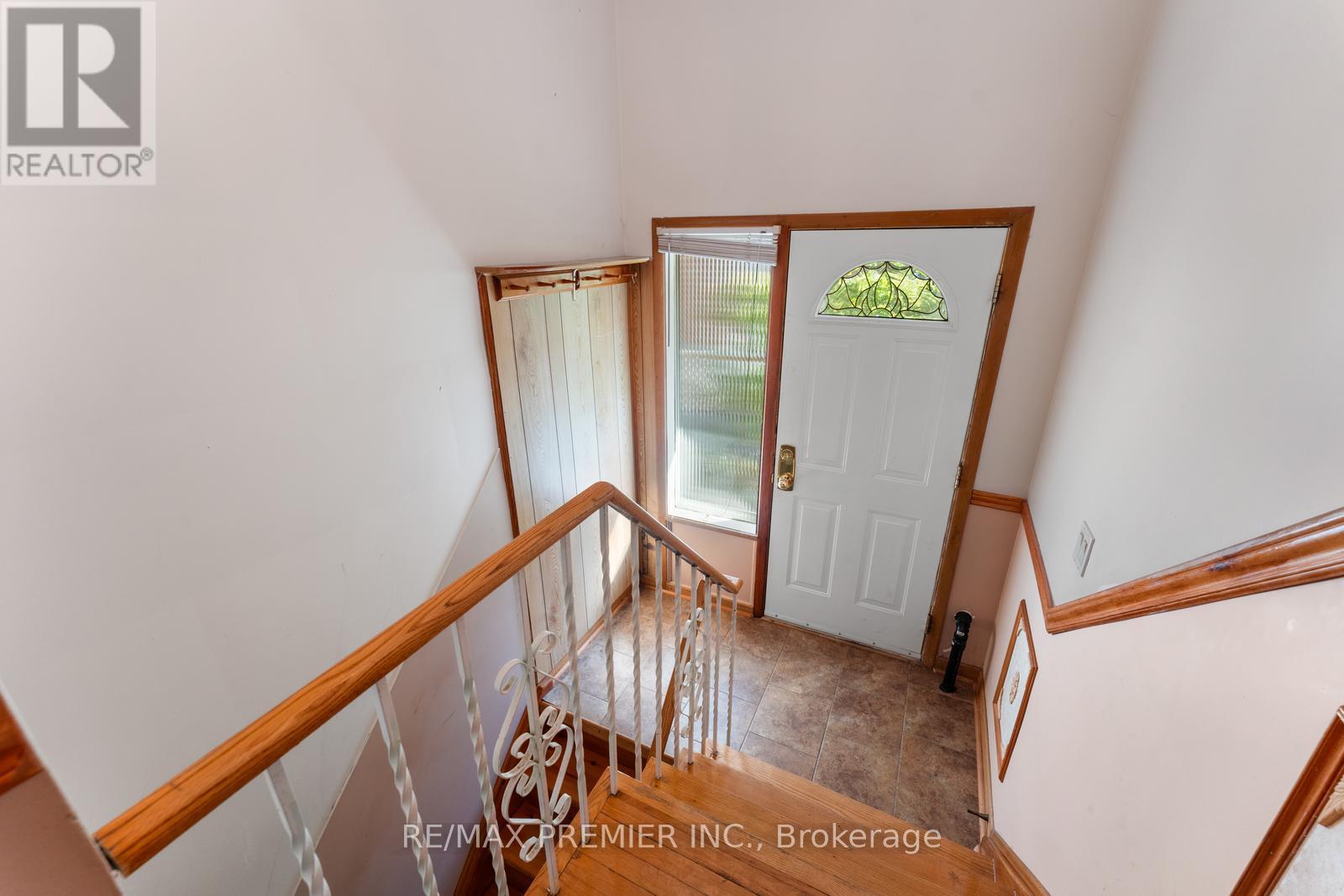 219 La Rose Avenue, Toronto, Ontario  M9P 1B6 - Photo 28 - W12438089
