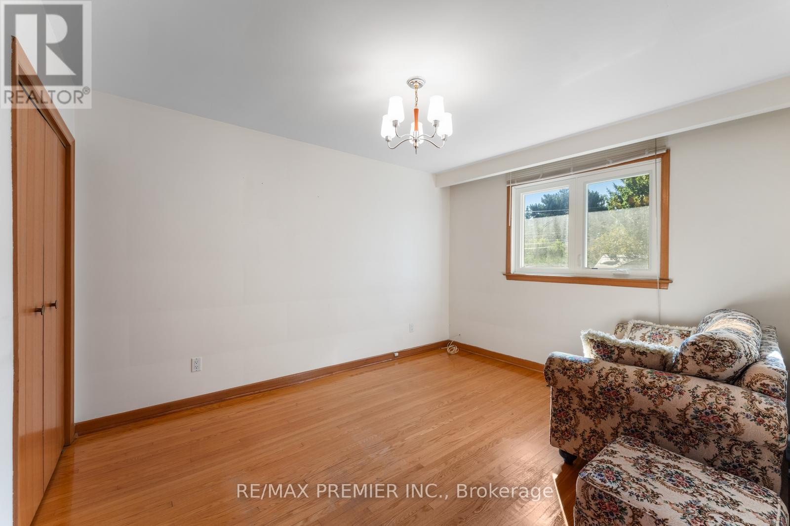 219 La Rose Avenue, Toronto, Ontario  M9P 1B6 - Photo 26 - W12438089