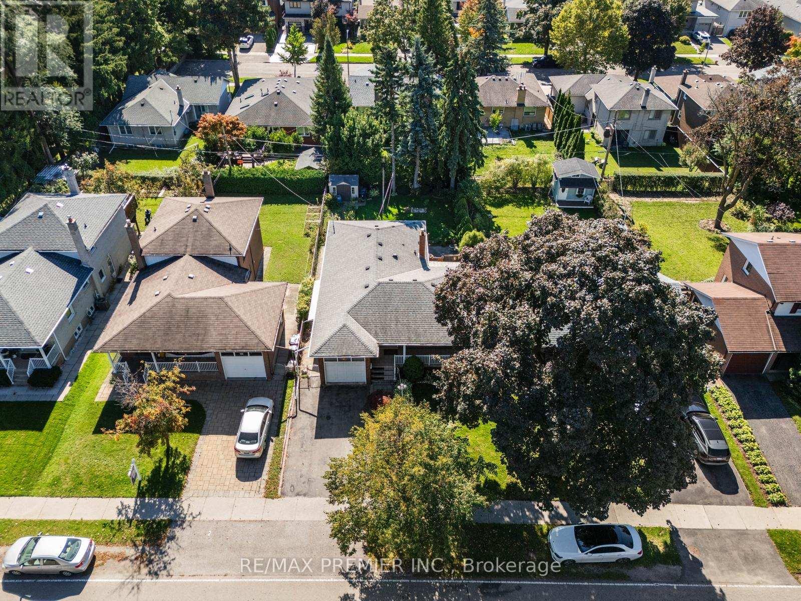 219 La Rose Avenue, Toronto, Ontario  M9P 1B6 - Photo 3 - W12438089