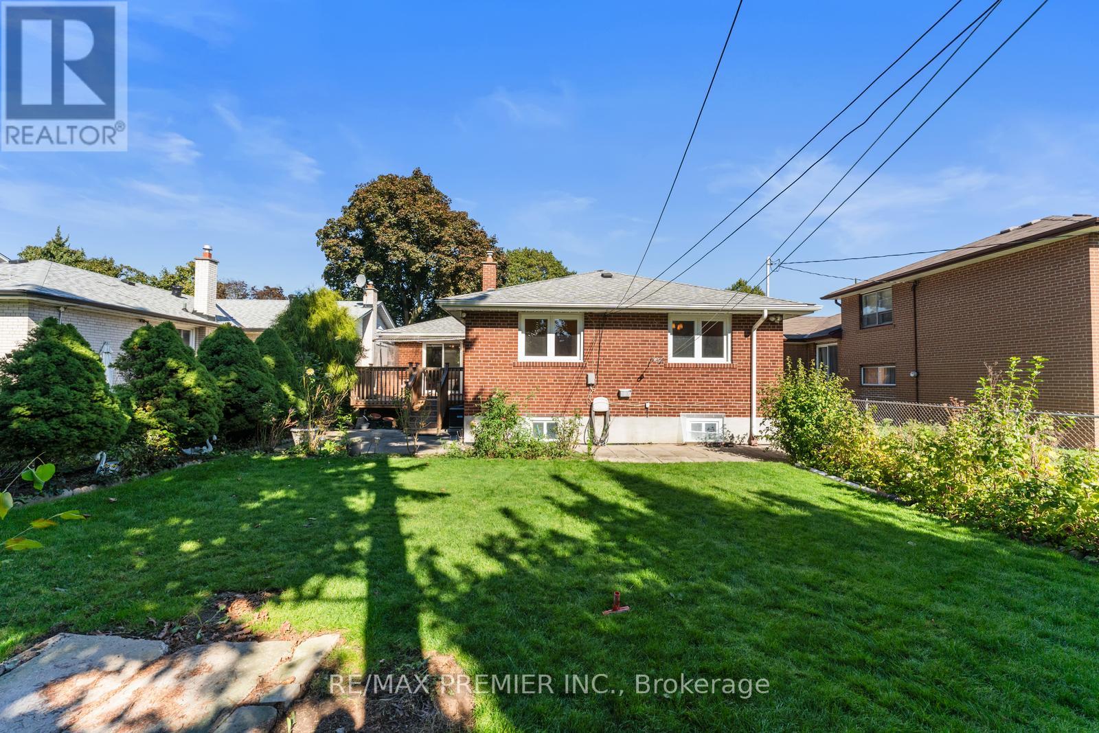 219 La Rose Avenue, Toronto, Ontario  M9P 1B6 - Photo 44 - W12438089