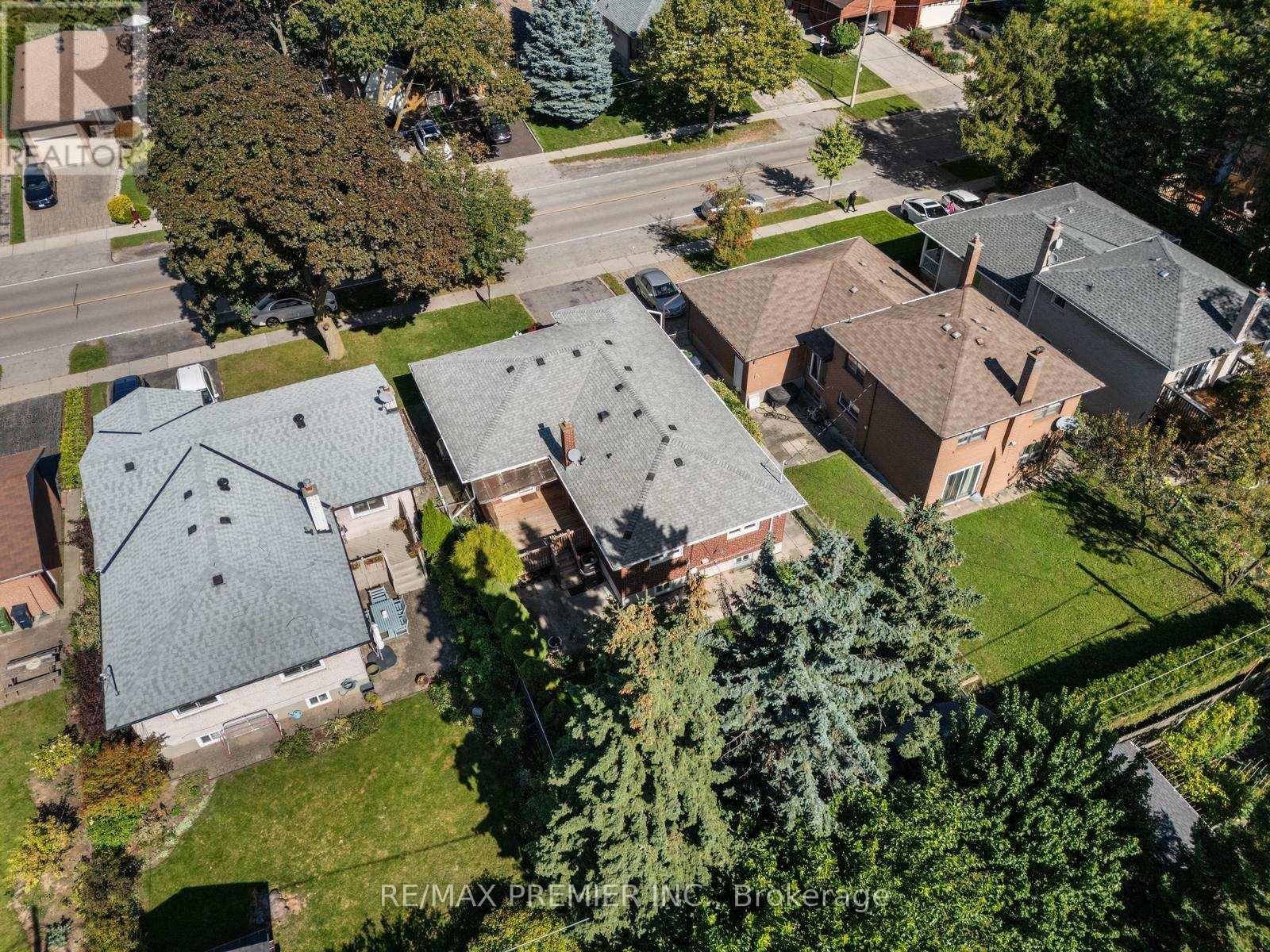 219 La Rose Avenue, Toronto, Ontario  M9P 1B6 - Photo 48 - W12438089