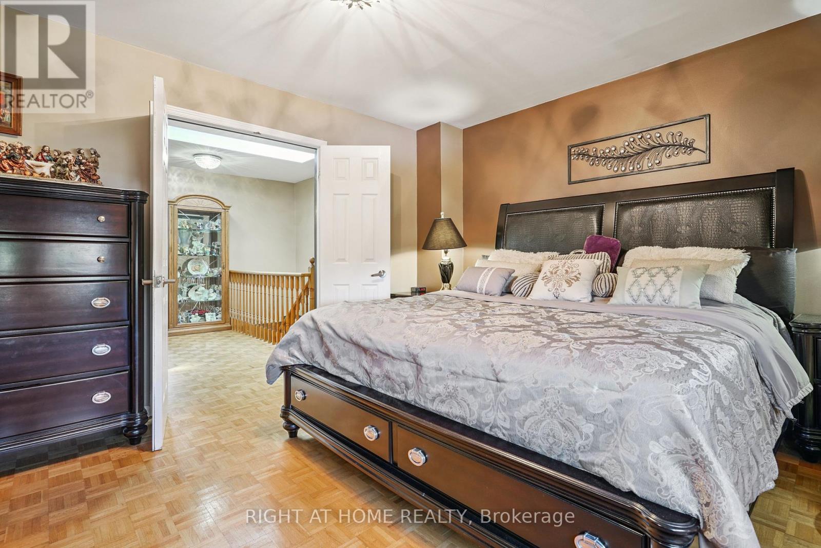 165 Locksley Avenue, Toronto (Briar Hill-Belgravia), Ontario  M6B 3N4 - Photo 19 - W12442115