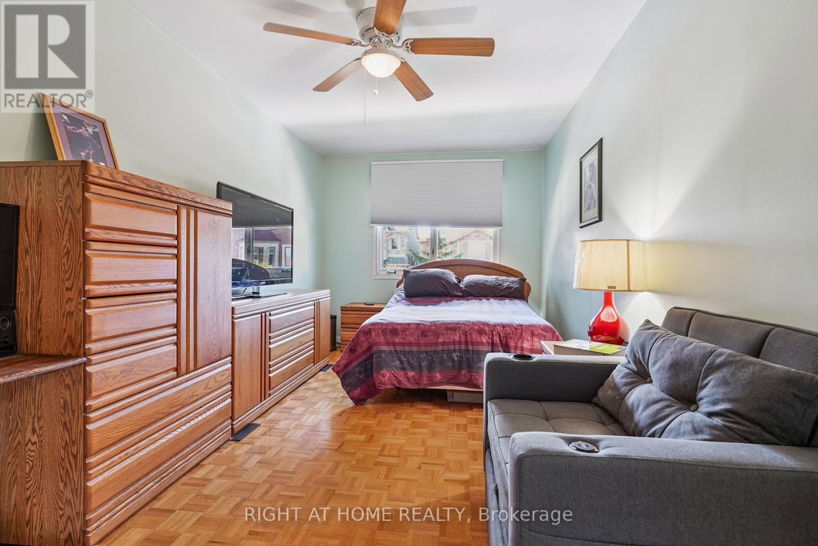 165 Locksley Avenue, Toronto (Briar Hill-Belgravia), Ontario  M6B 3N4 - Photo 21 - W12442115