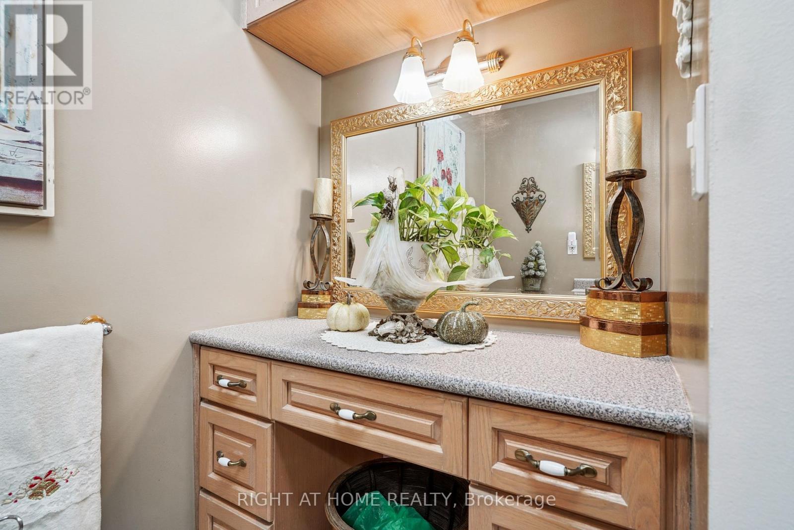 165 Locksley Avenue, Toronto (Briar Hill-Belgravia), Ontario  M6B 3N4 - Photo 23 - W12442115