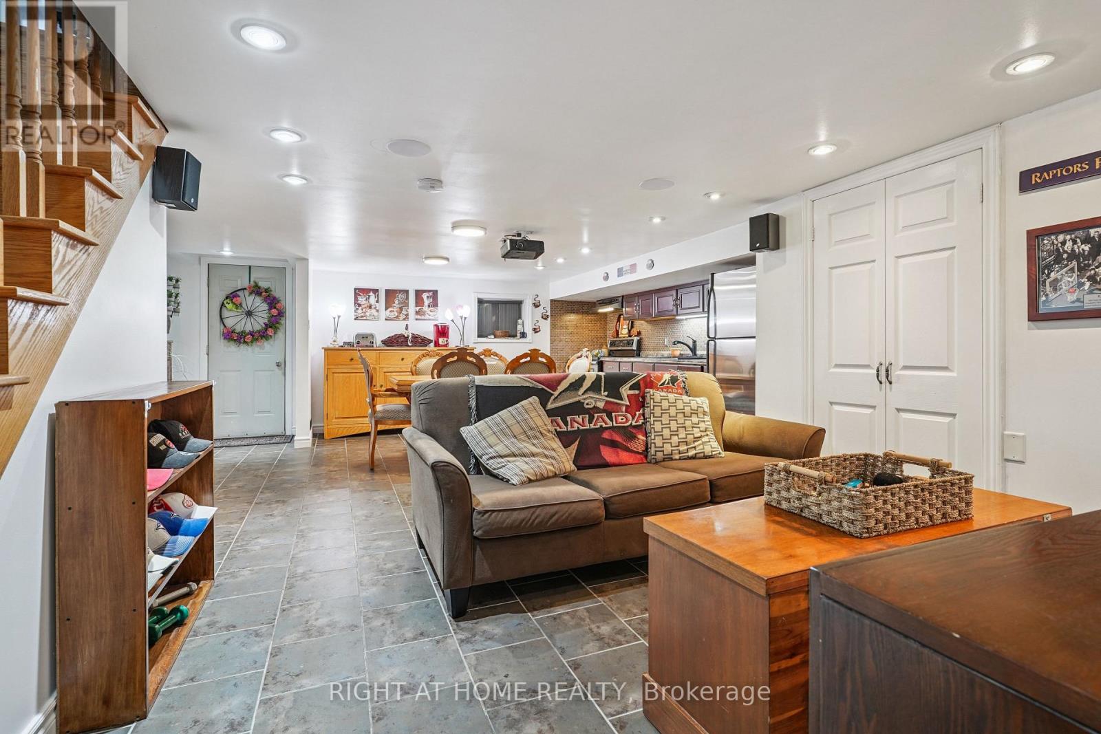 165 Locksley Avenue, Toronto (Briar Hill-Belgravia), Ontario  M6B 3N4 - Photo 24 - W12442115