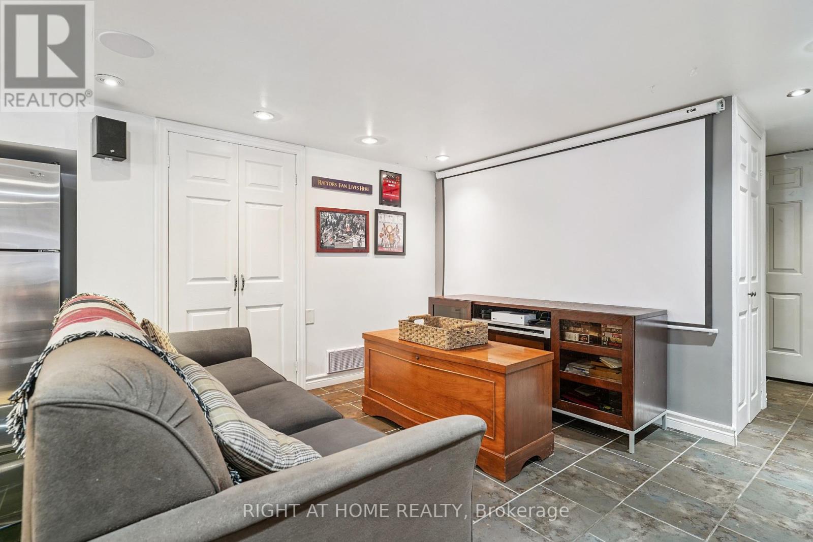 165 Locksley Avenue, Toronto (Briar Hill-Belgravia), Ontario  M6B 3N4 - Photo 26 - W12442115