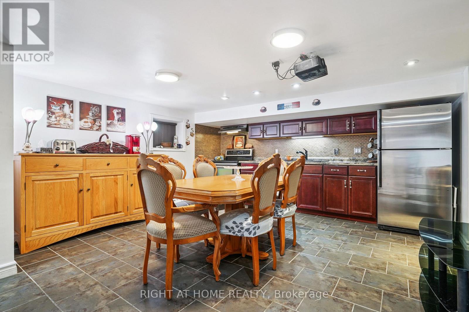 165 Locksley Avenue, Toronto (Briar Hill-Belgravia), Ontario  M6B 3N4 - Photo 27 - W12442115