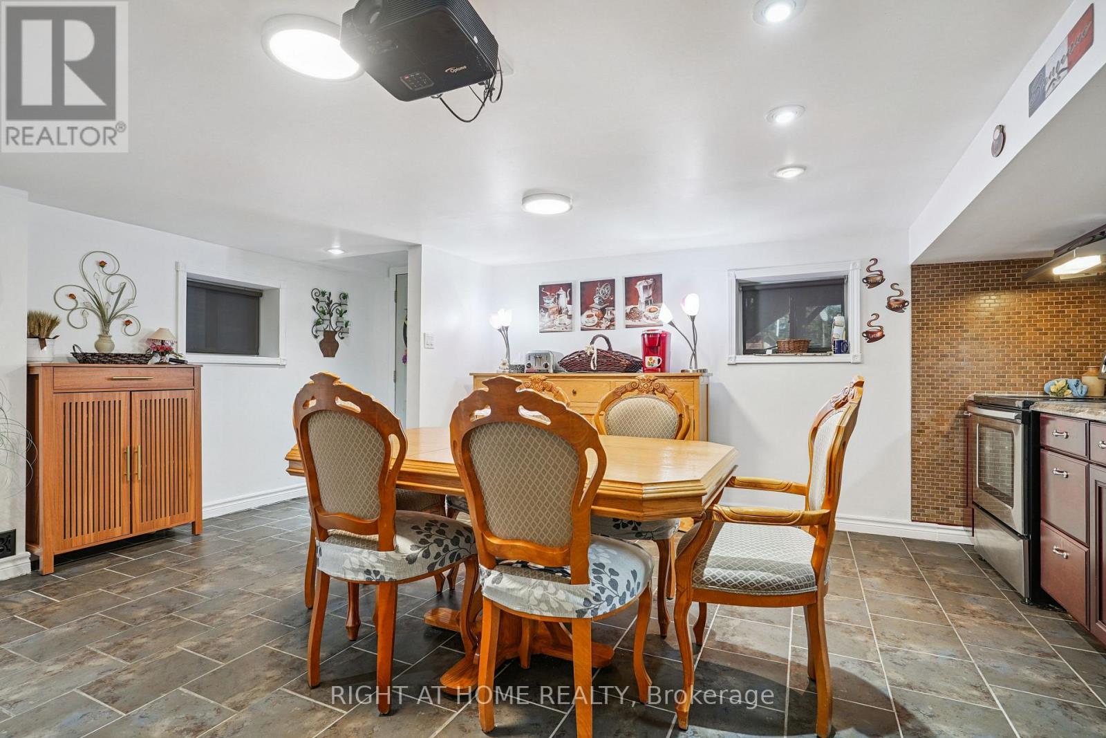 165 Locksley Avenue, Toronto (Briar Hill-Belgravia), Ontario  M6B 3N4 - Photo 28 - W12442115