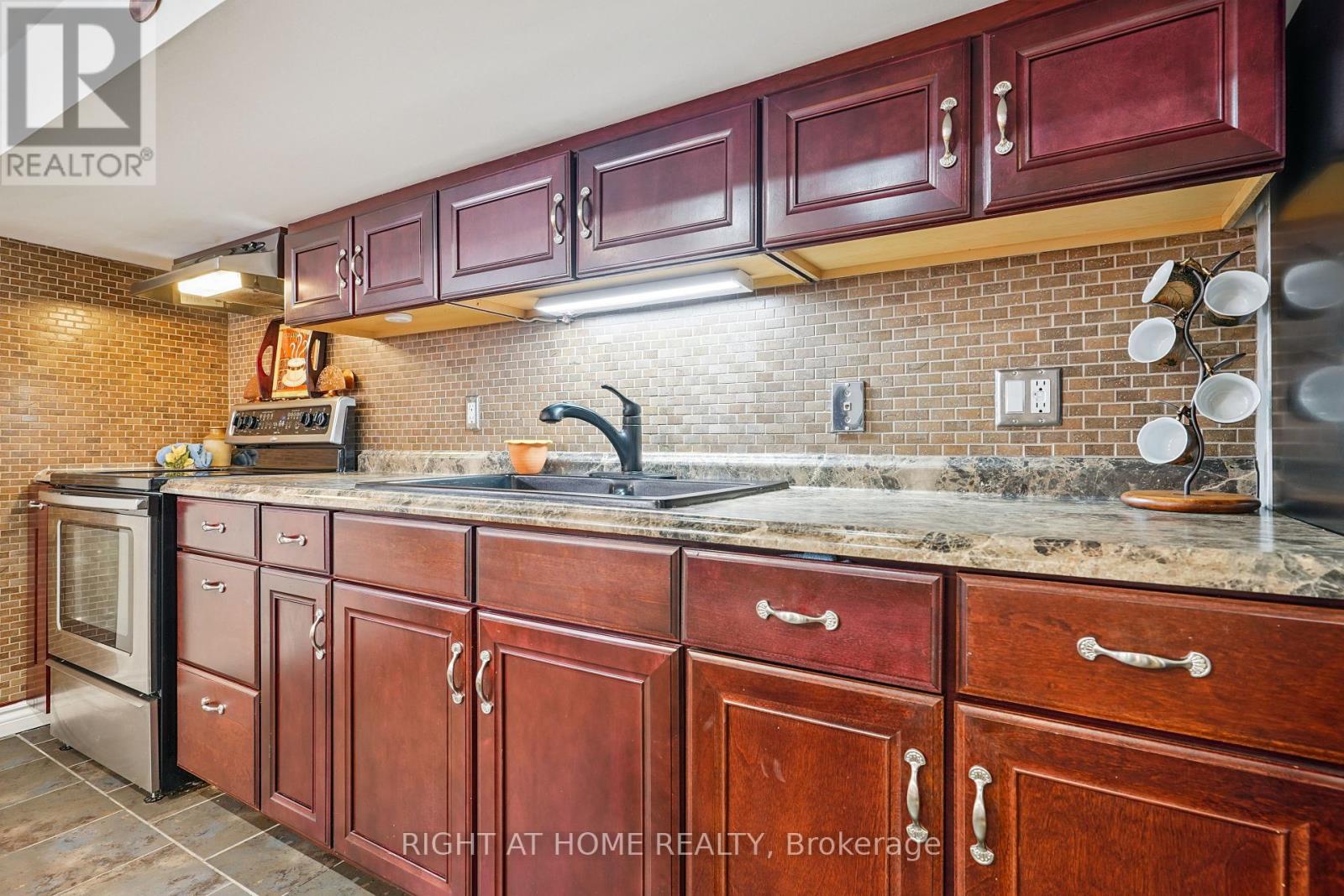 165 Locksley Avenue, Toronto (Briar Hill-Belgravia), Ontario  M6B 3N4 - Photo 30 - W12442115