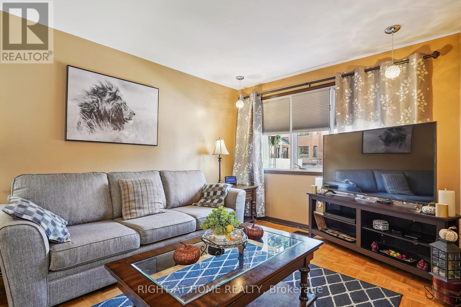 165 Locksley Avenue, Toronto (Briar Hill-Belgravia), Ontario  M6B 3N4 - Photo 6 - W12442115