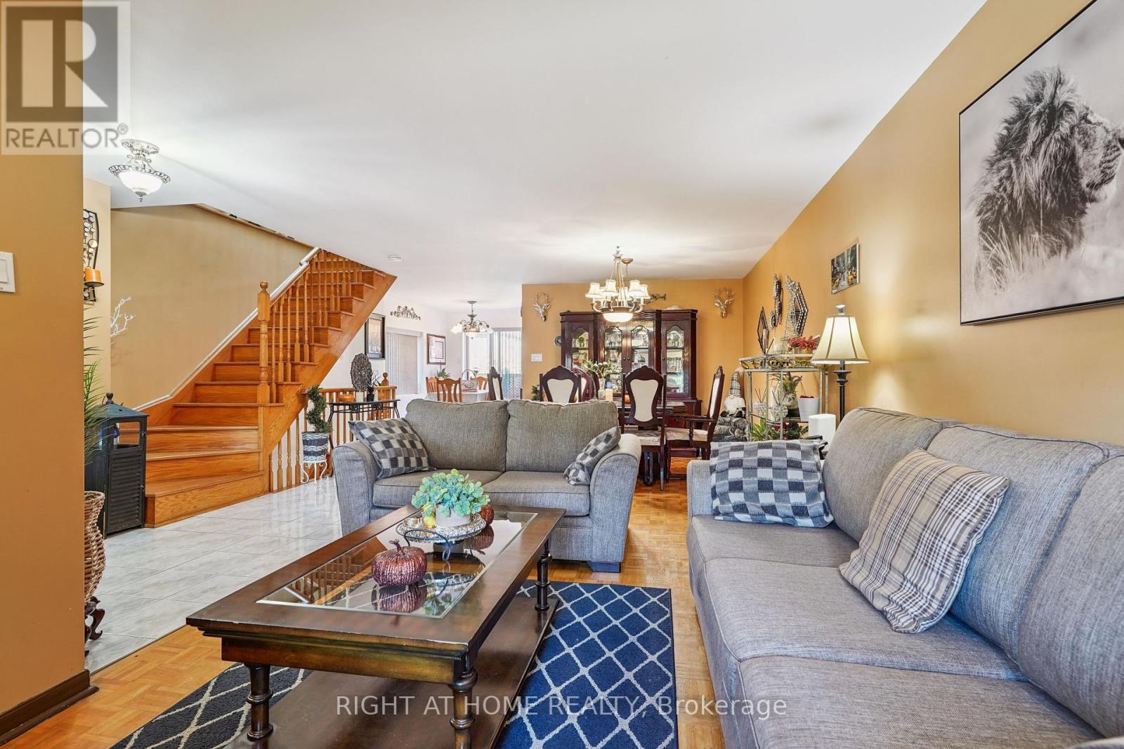 165 Locksley Avenue, Toronto (Briar Hill-Belgravia), Ontario  M6B 3N4 - Photo 8 - W12442115