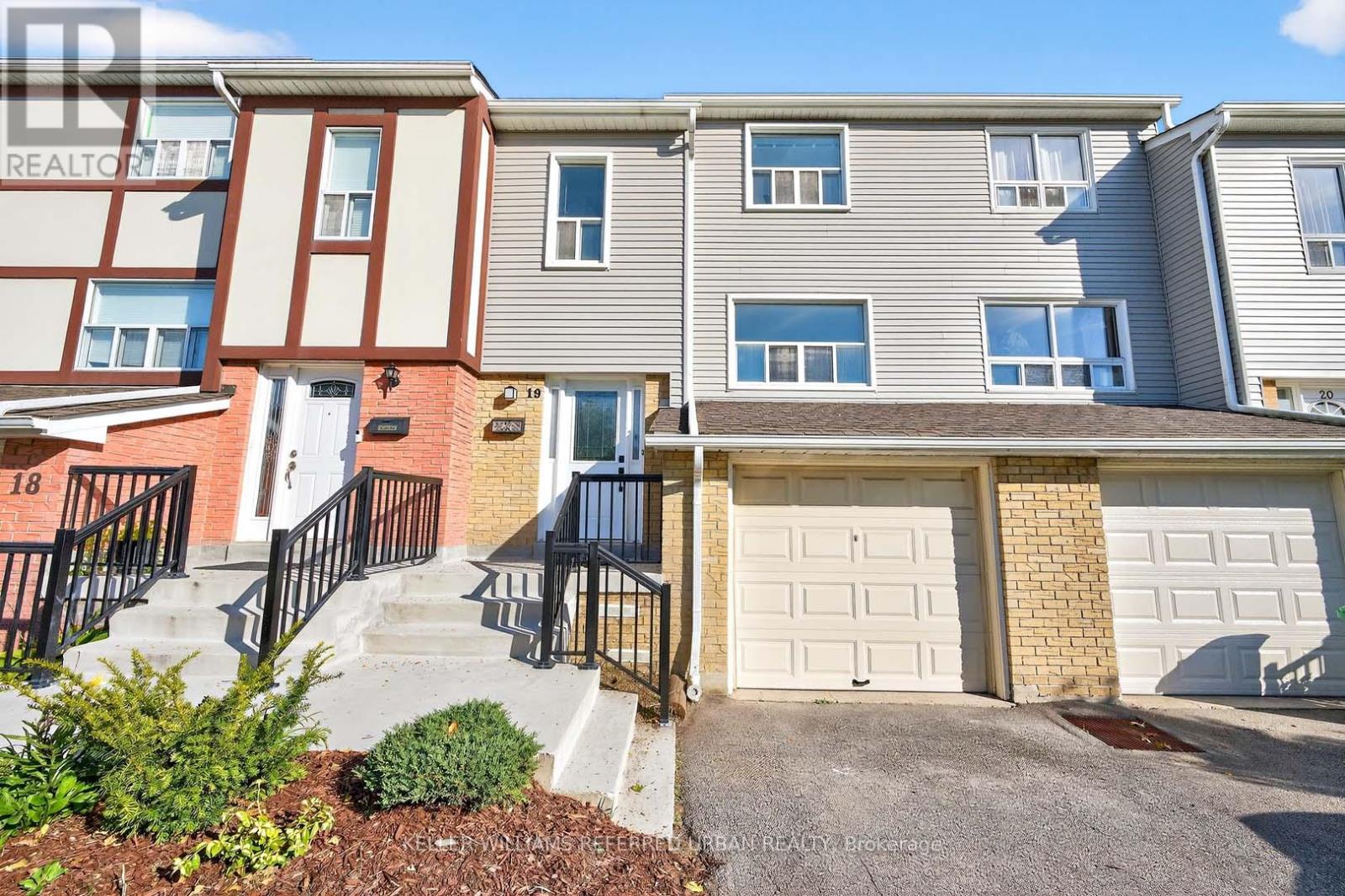 19 - 1050 SHAWNMARR ROAD, Mississauga, Ontario