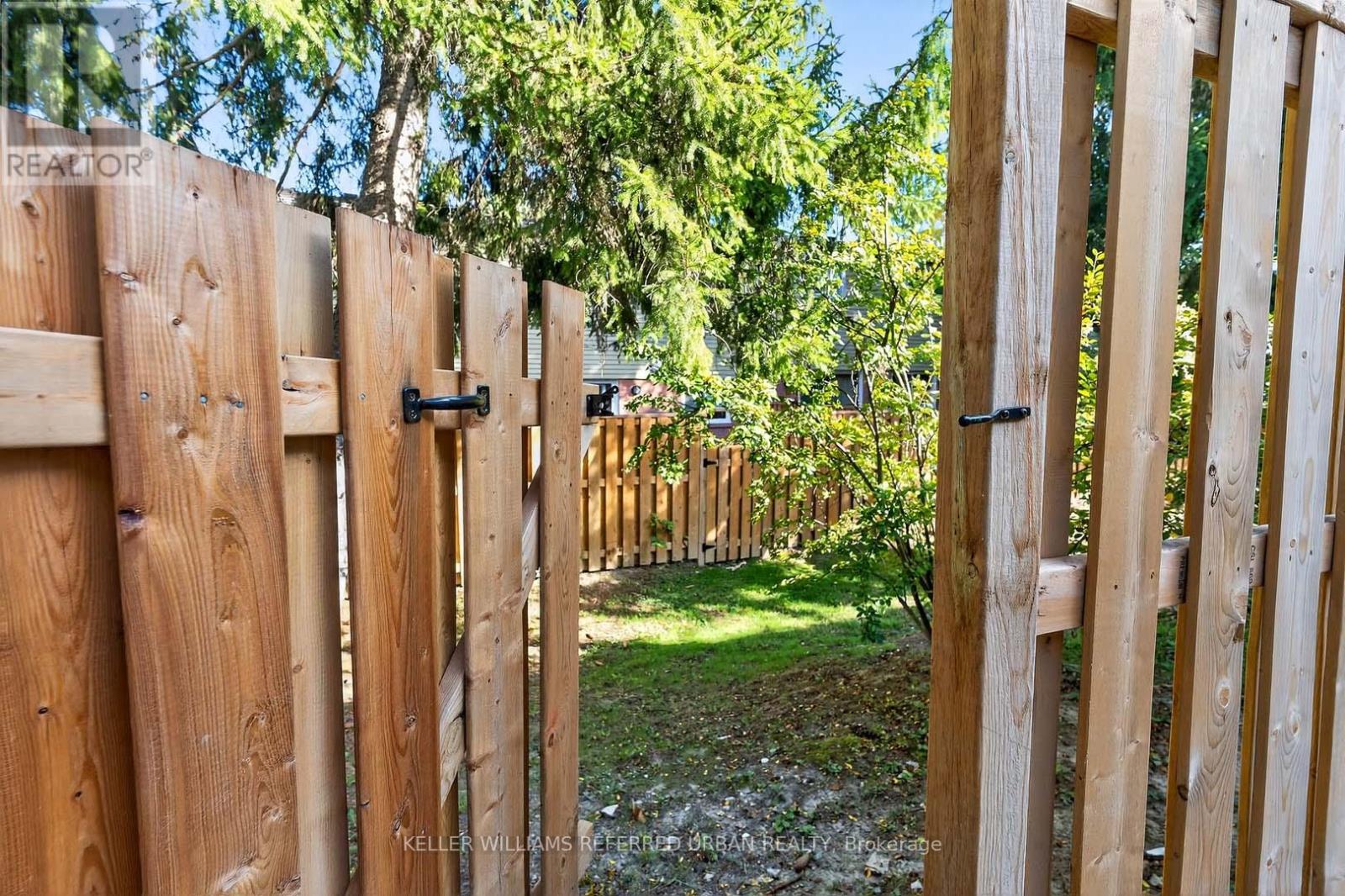 19 - 1050 Shawnmarr Road, Mississauga, Ontario  L5H 3V1 - Photo 34 - W12442144
