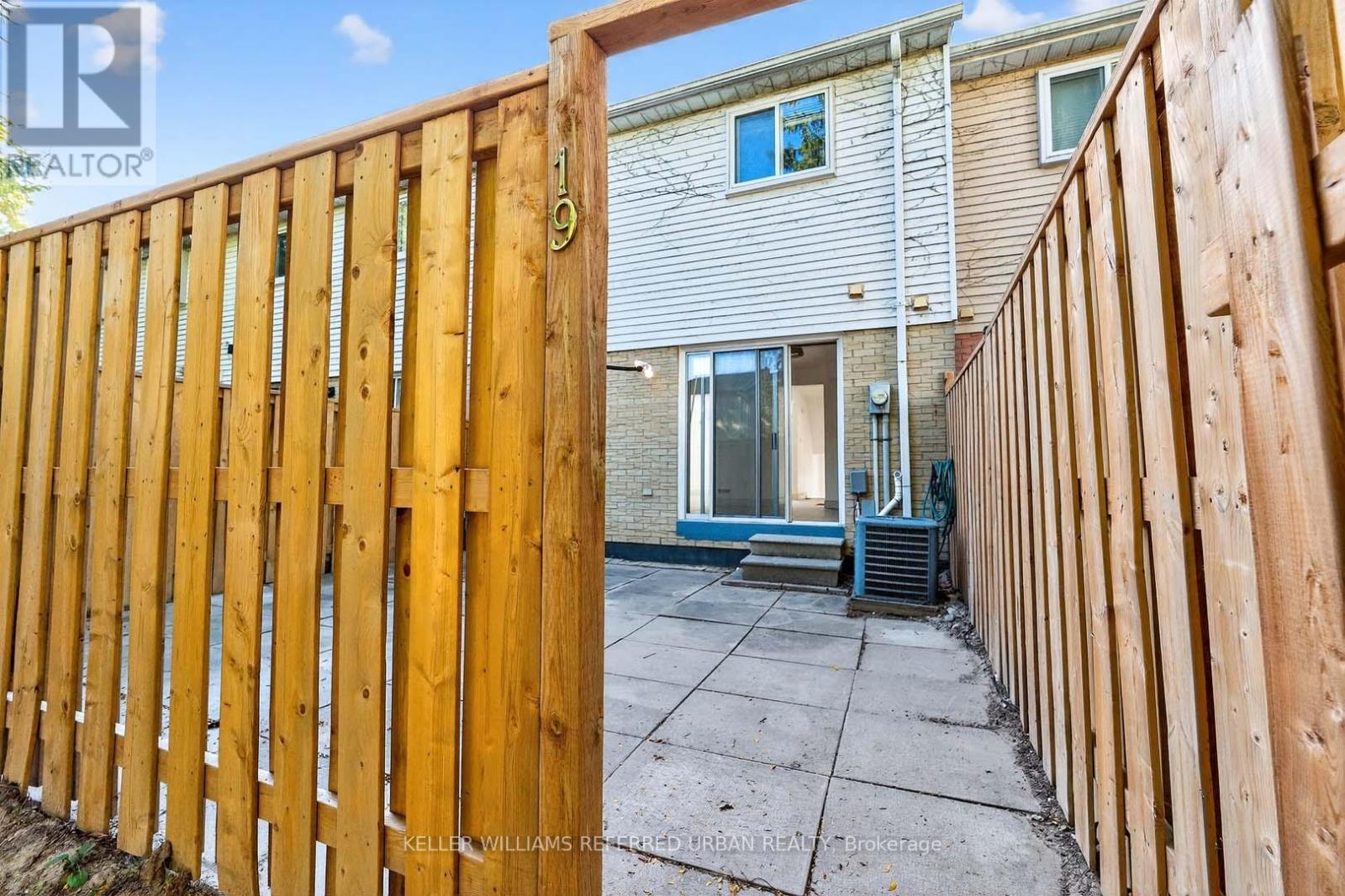 19 - 1050 Shawnmarr Road, Mississauga, Ontario  L5H 3V1 - Photo 35 - W12442144