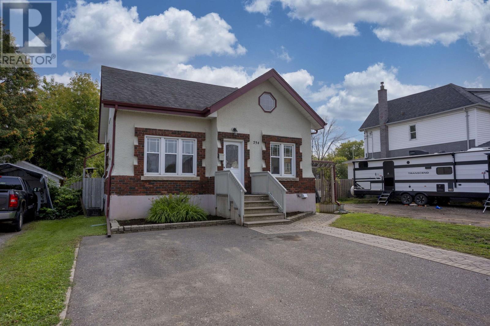 234 Amelia St E, Thunder Bay, Ontario  P7E 3Z7 - Photo 2 - TB253065