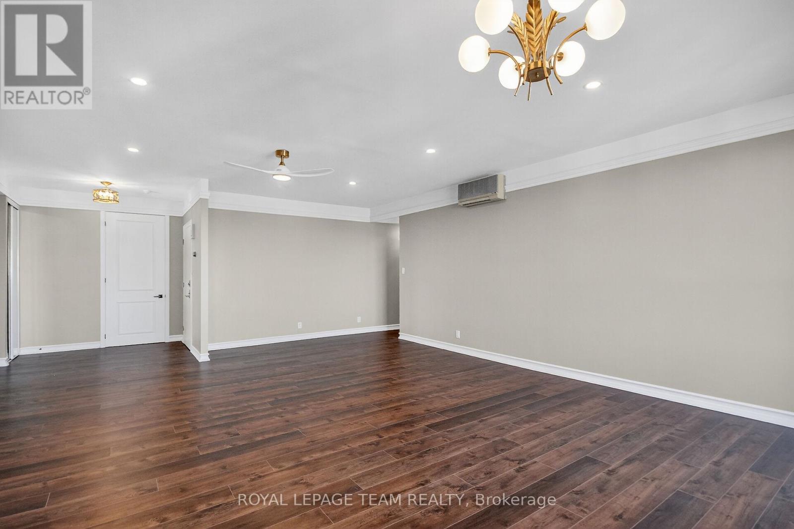 2509/2510 - 515 St Laurent Boulevard, Ottawa, Ontario  K1K 3X5 - Photo 14 - X12442157
