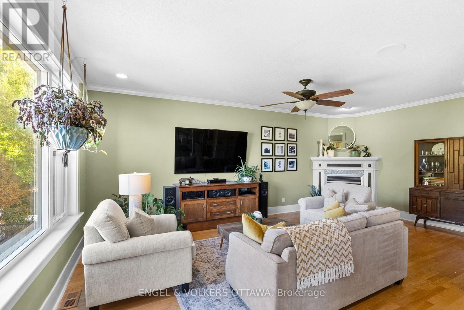 2139 Blue Willow Crescent, Ottawa, Ontario  K1W 1K5 - Photo 15 - X12442174