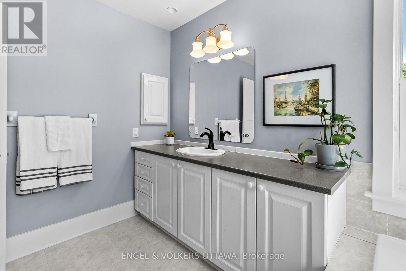 2139 Blue Willow Crescent, Ottawa, Ontario  K1W 1K5 - Photo 23 - X12442174