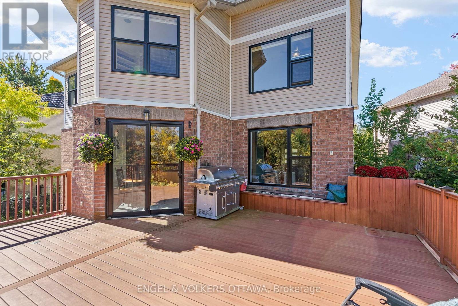 2139 Blue Willow Crescent, Ottawa, Ontario  K1W 1K5 - Photo 32 - X12442174