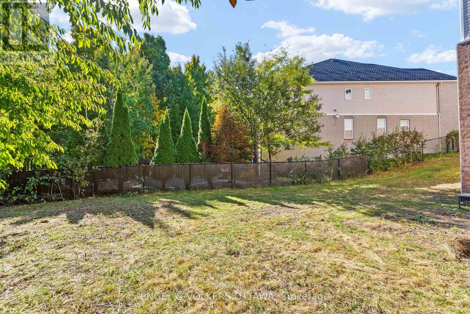 2139 Blue Willow Crescent, Ottawa, Ontario  K1W 1K5 - Photo 34 - X12442174