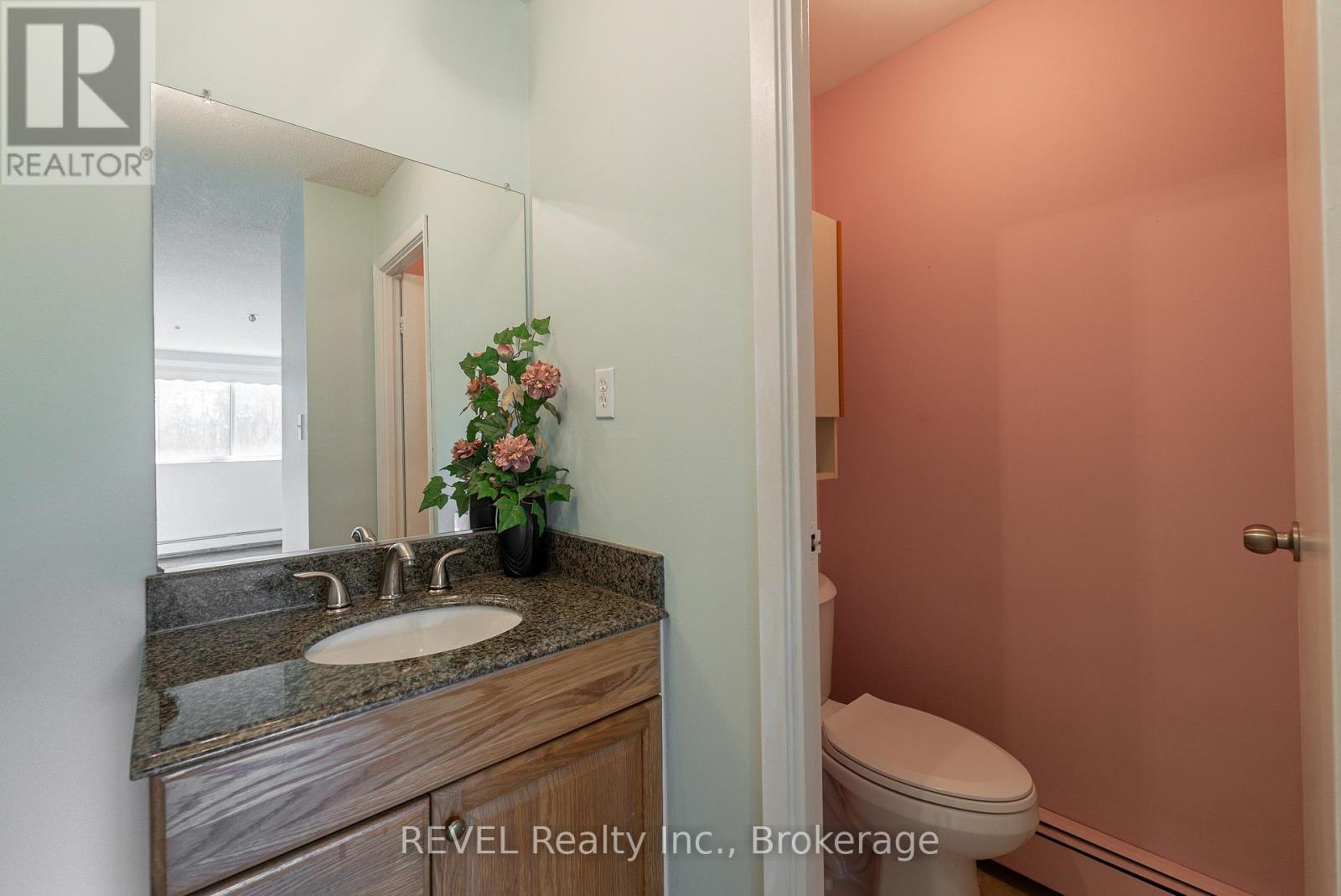 206 - 3955 Portage Road, Niagara Falls (Stamford), Ontario  L2J 3W2 - Photo 14 - X12442155