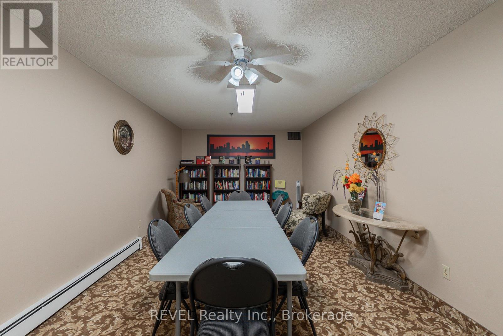 206 - 3955 Portage Road, Niagara Falls (Stamford), Ontario  L2J 3W2 - Photo 19 - X12442155
