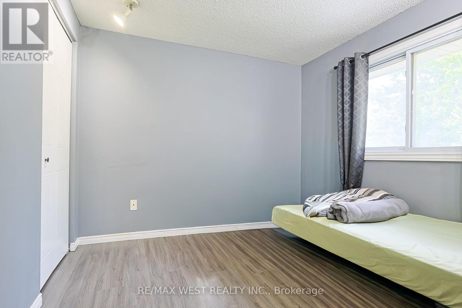 300 Crawford Street, London South (South Q), Ontario  N6C 5N6 - Photo 14 - X12442126