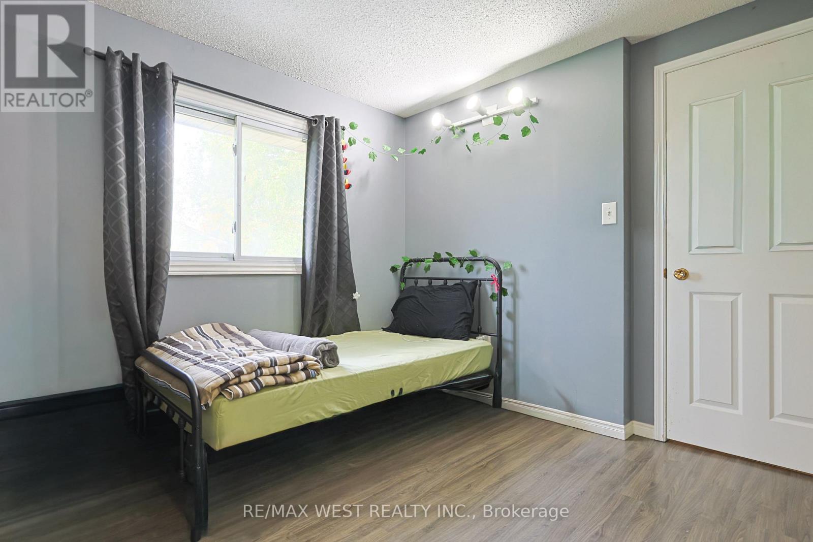 300 Crawford Street, London South (South Q), Ontario  N6C 5N6 - Photo 15 - X12442126