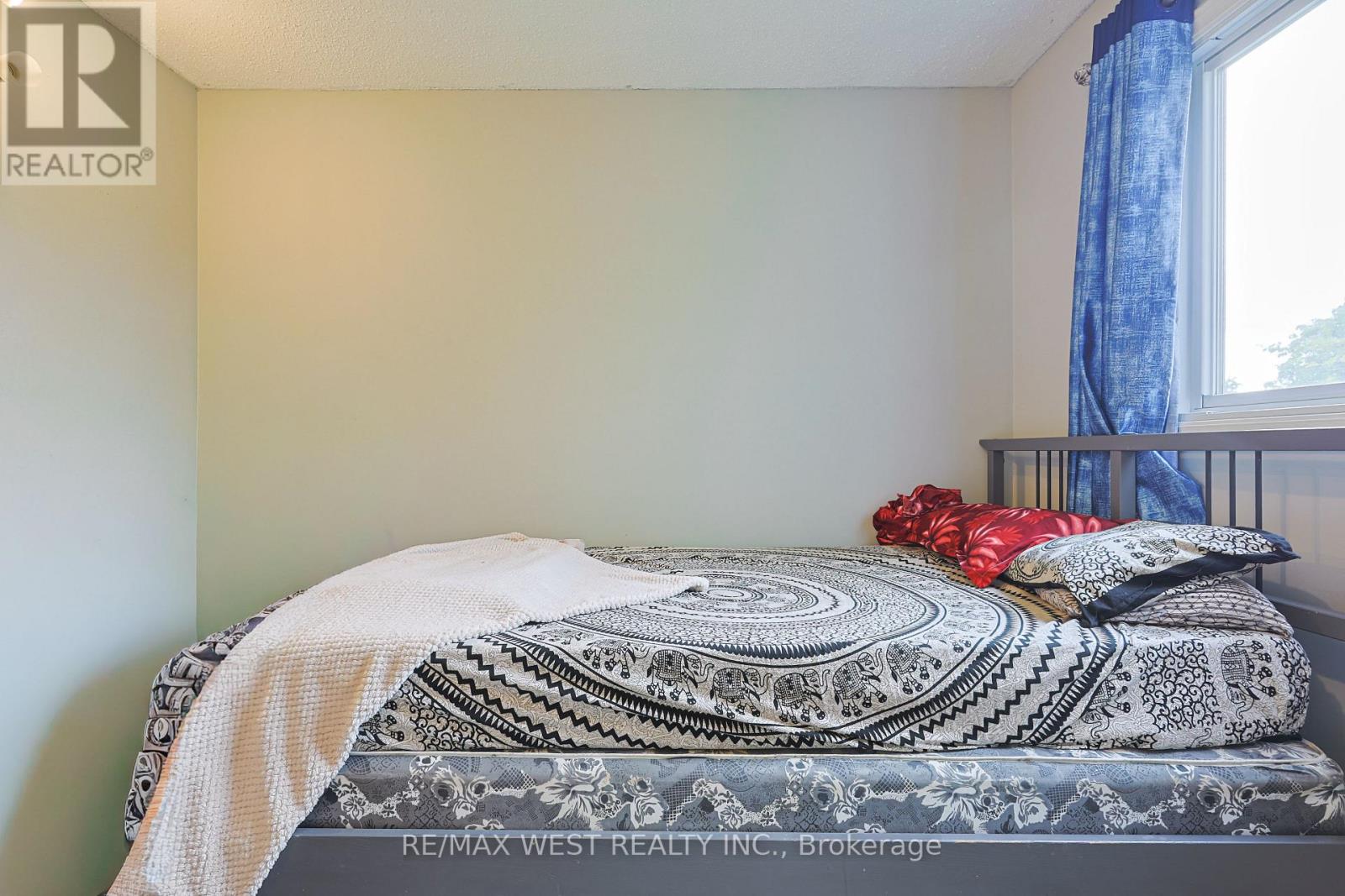 300 Crawford Street, London South (South Q), Ontario  N6C 5N6 - Photo 17 - X12442126