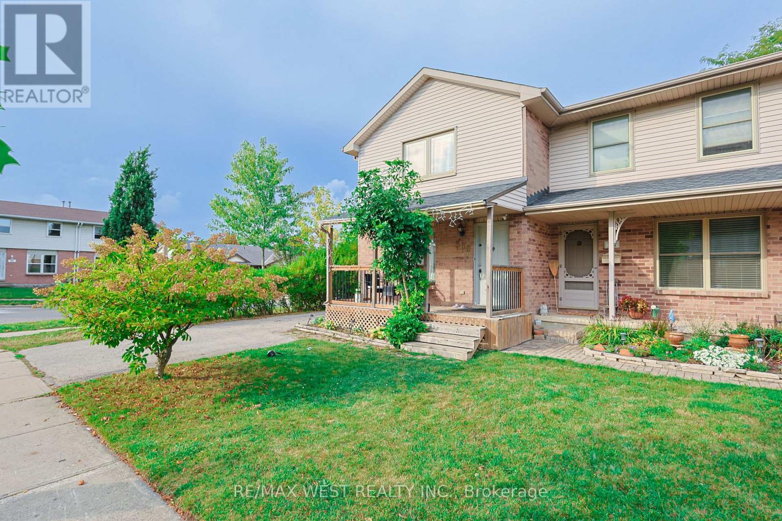 300 Crawford Street, London South (South Q), Ontario  N6C 5N6 - Photo 2 - X12442126