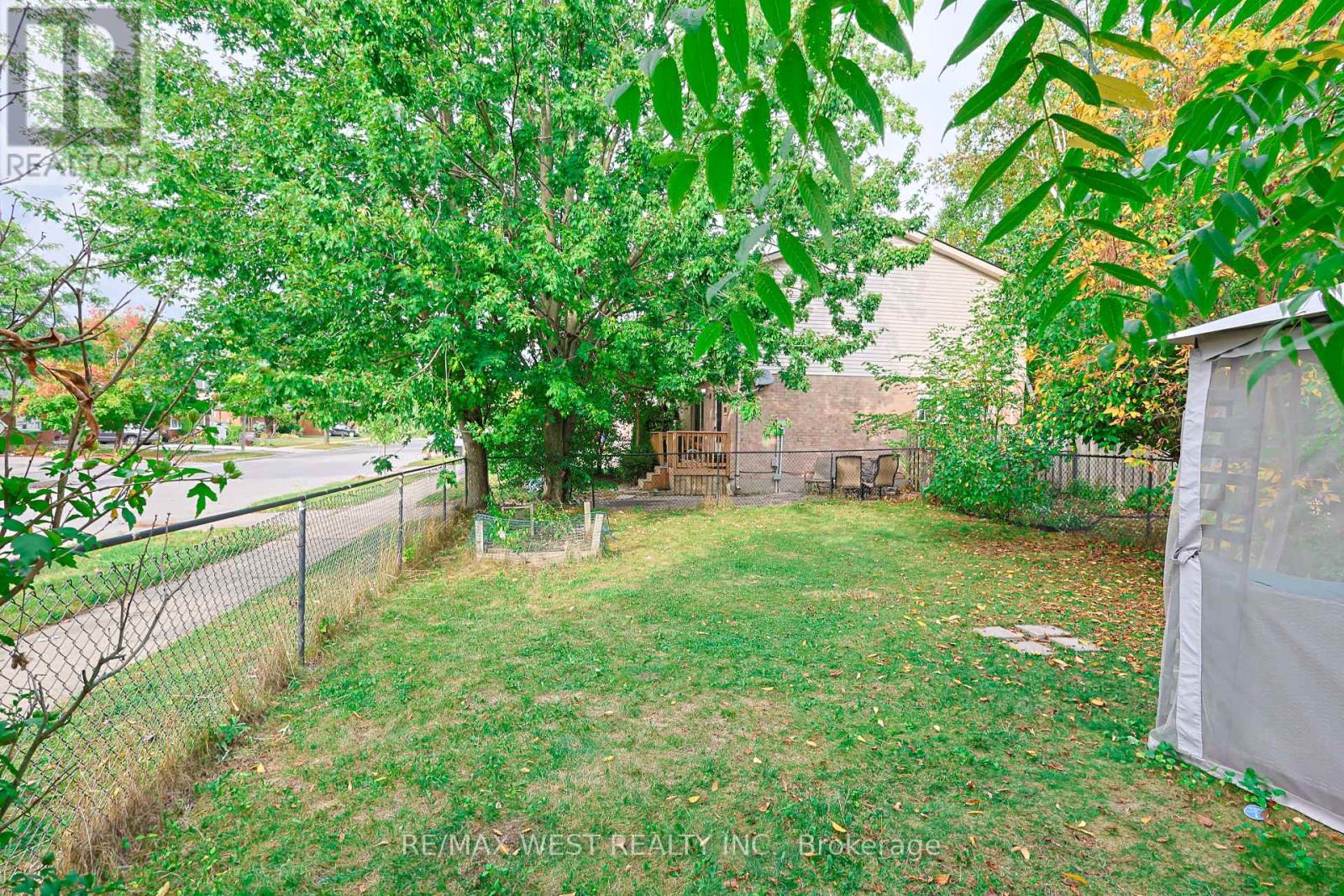 300 Crawford Street, London South (South Q), Ontario  N6C 5N6 - Photo 27 - X12442126