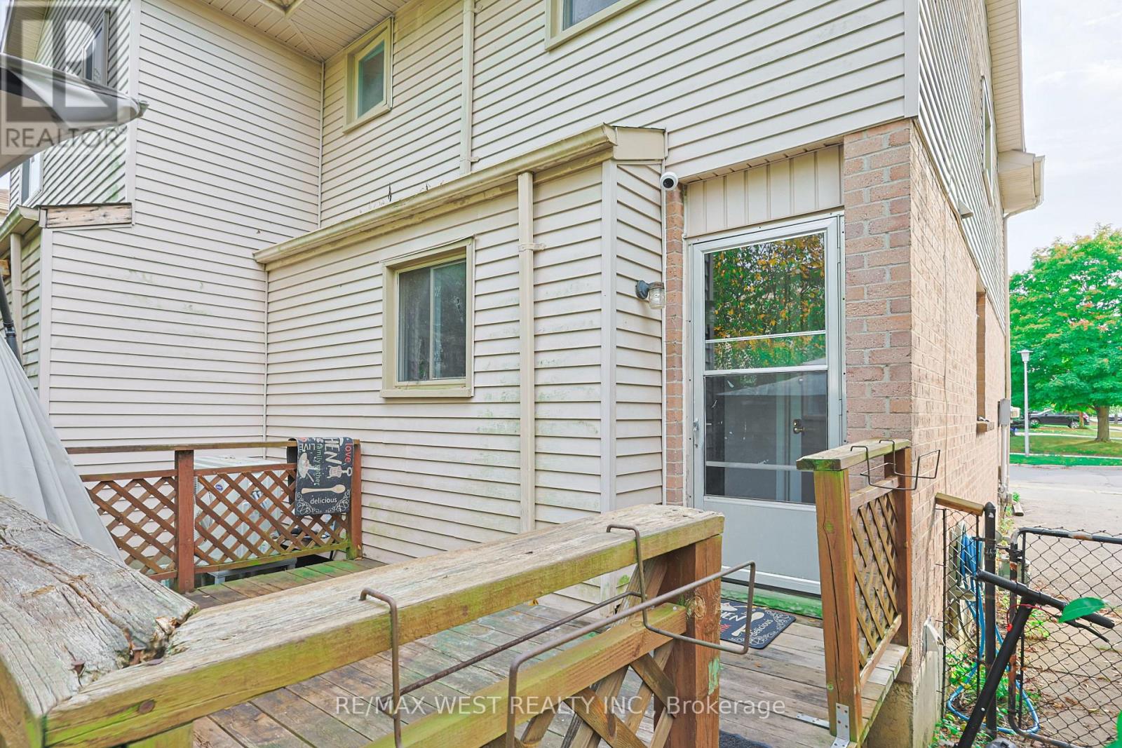 300 Crawford Street, London South (South Q), Ontario  N6C 5N6 - Photo 32 - X12442126