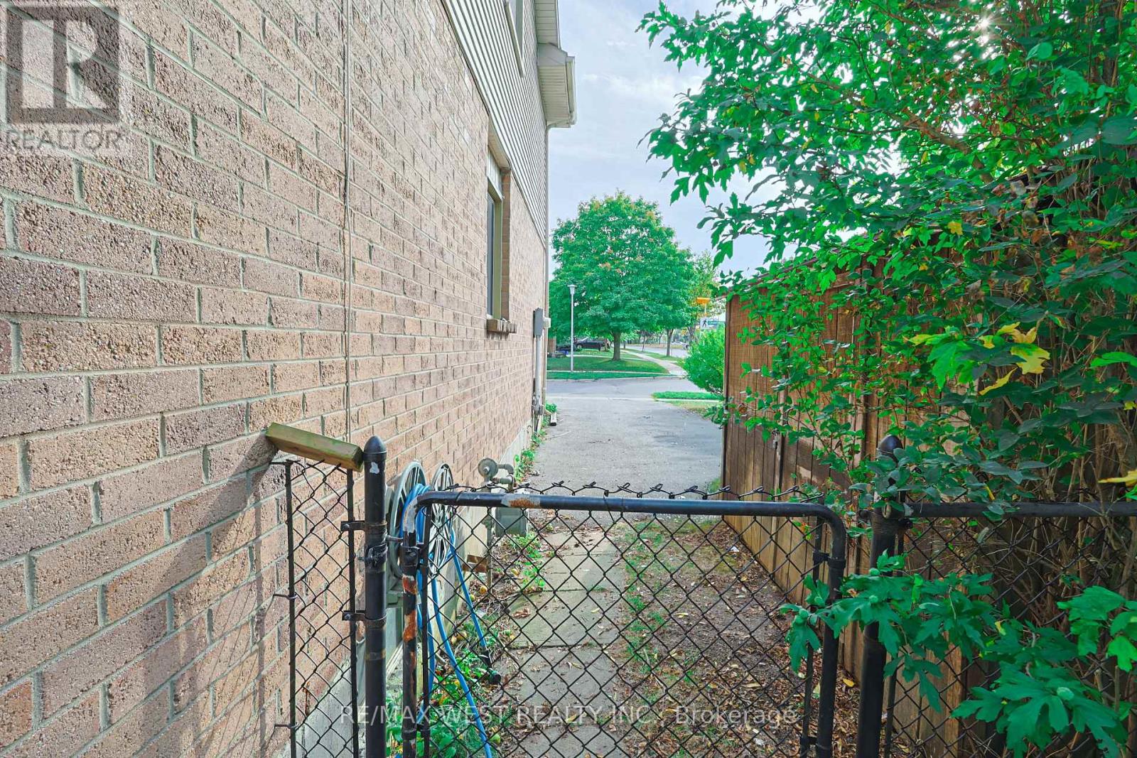 300 Crawford Street, London South (South Q), Ontario  N6C 5N6 - Photo 33 - X12442126