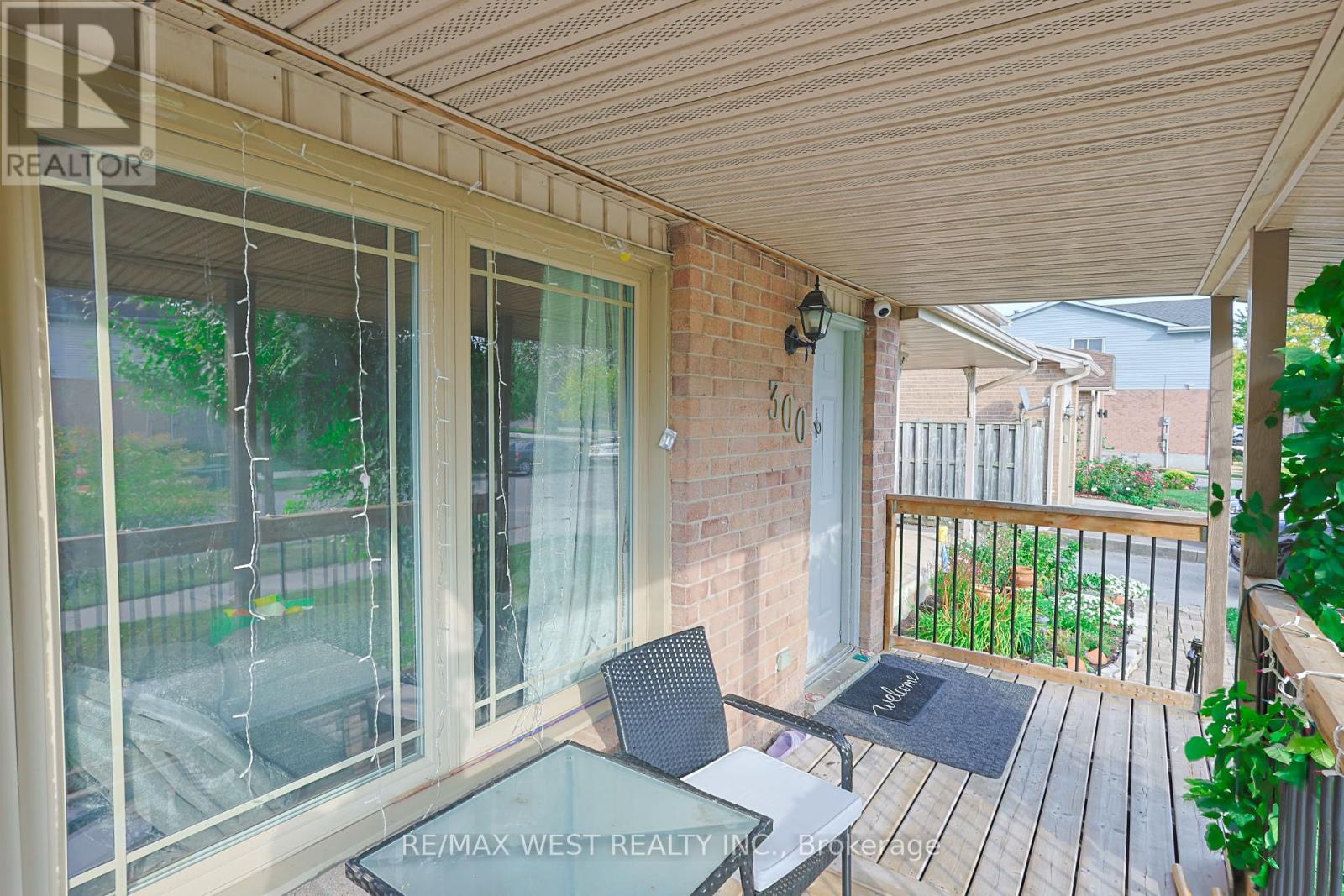 300 Crawford Street, London South (South Q), Ontario  N6C 5N6 - Photo 4 - X12442126