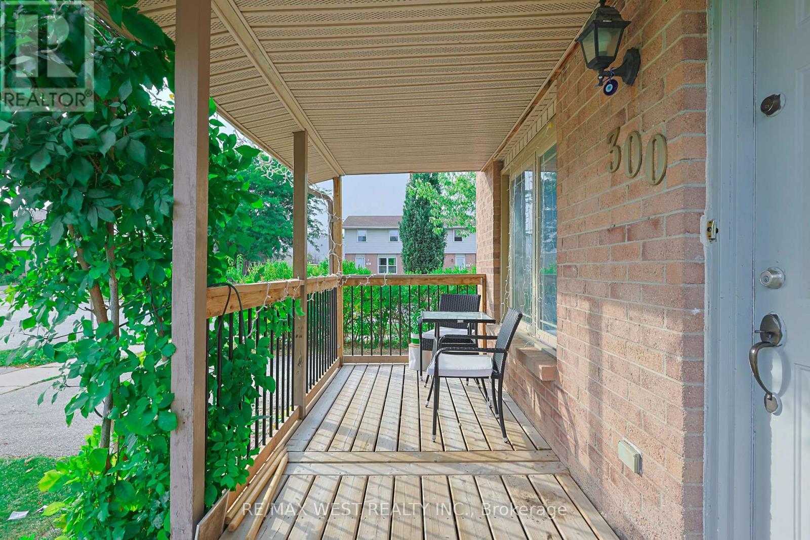 300 Crawford Street, London South (South Q), Ontario  N6C 5N6 - Photo 5 - X12442126