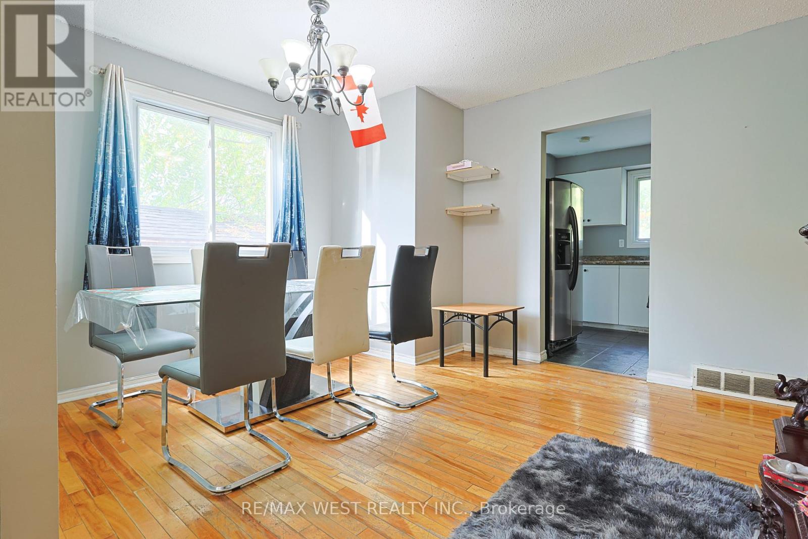 300 Crawford Street, London South (South Q), Ontario  N6C 5N6 - Photo 8 - X12442126