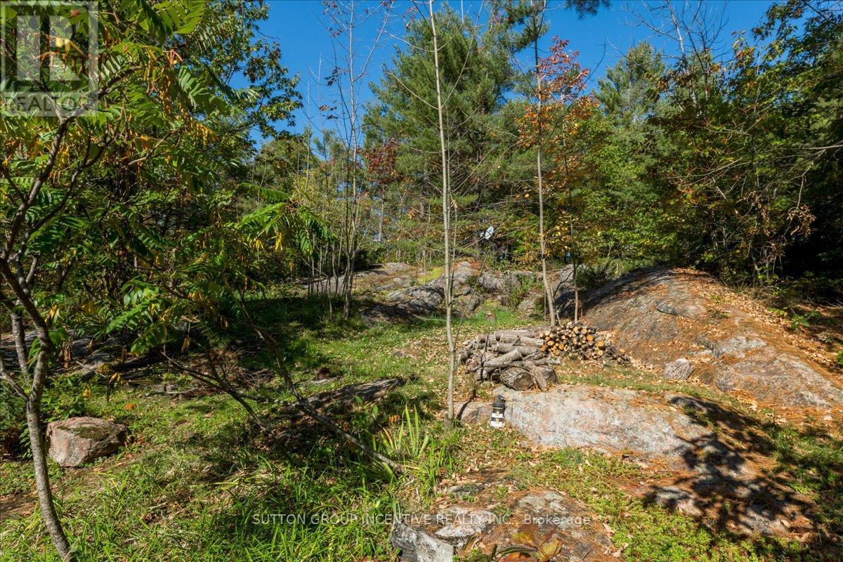 1169 North Kahshe Lake Road, Gravenhurst (Morrison), Ontario  P0E 1G0 - Photo 18 - X12442127