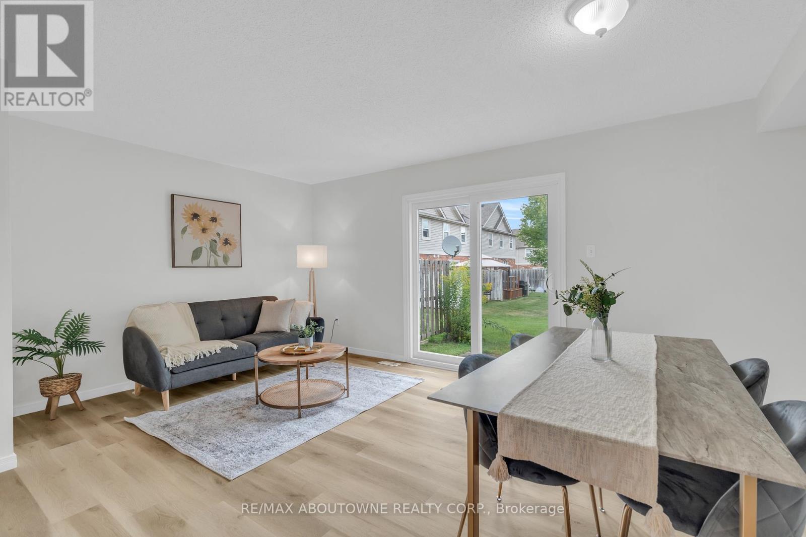 45 - 124 Gosling Gardens, Guelph (Clairfields/hanlon Business Park), Ontario  N1G 5K6 - Photo 10 - X12442147