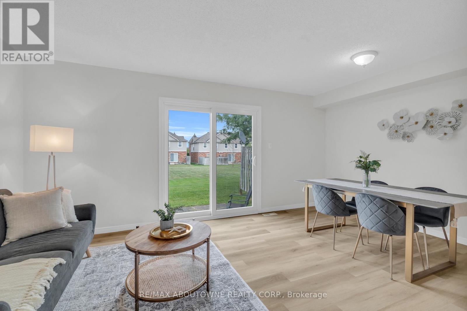 45 - 124 Gosling Gardens, Guelph (Clairfields/hanlon Business Park), Ontario  N1G 5K6 - Photo 13 - X12442147