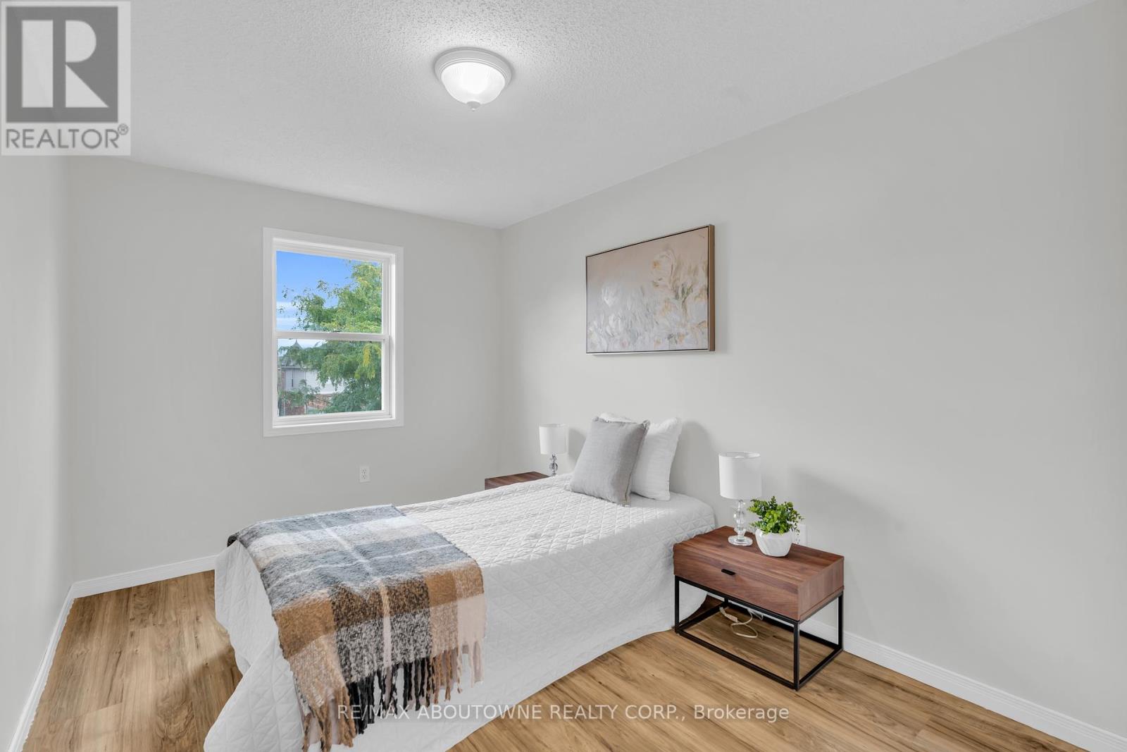 45 - 124 Gosling Gardens, Guelph (Clairfields/hanlon Business Park), Ontario  N1G 5K6 - Photo 18 - X12442147