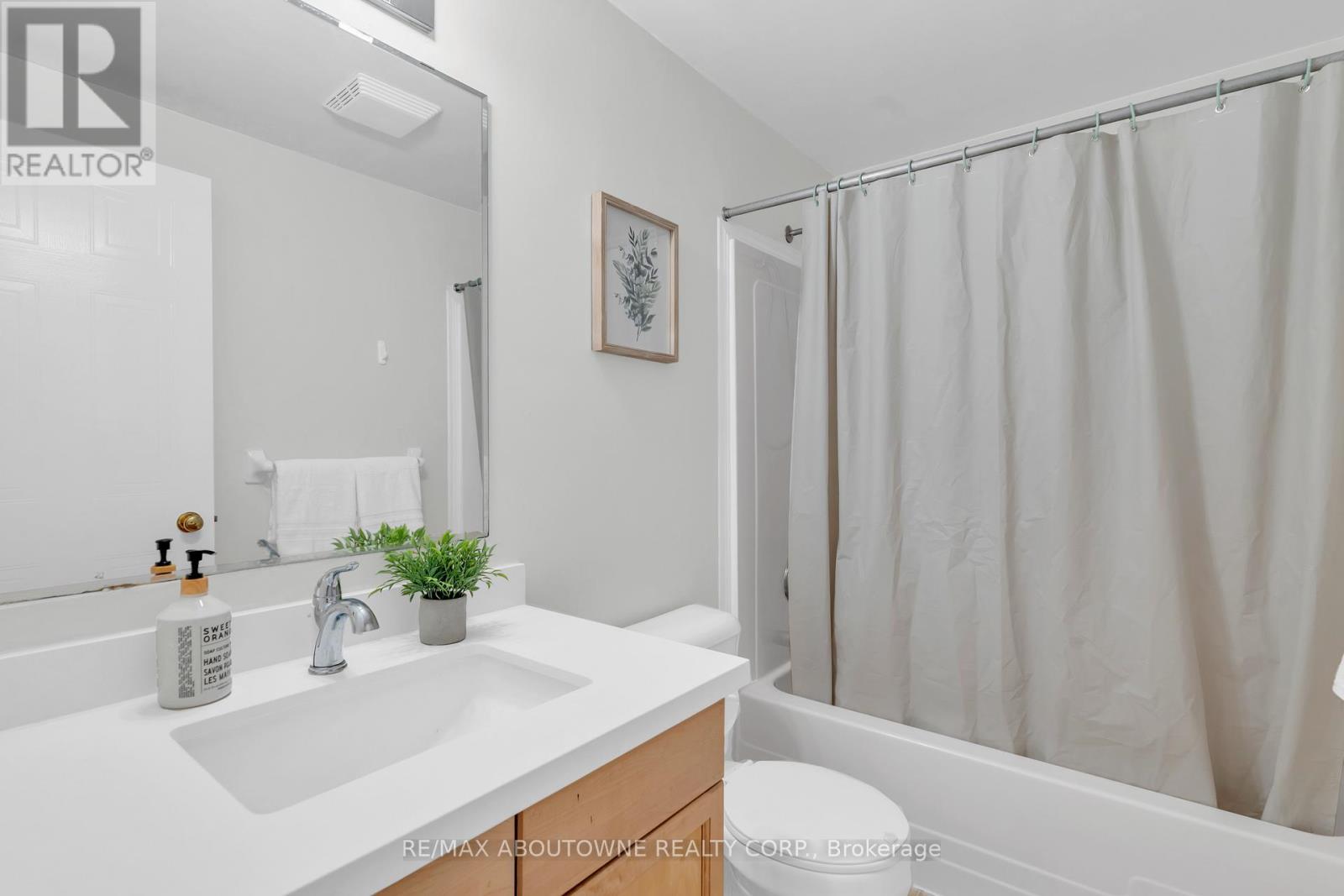 45 - 124 Gosling Gardens, Guelph (Clairfields/hanlon Business Park), Ontario  N1G 5K6 - Photo 20 - X12442147