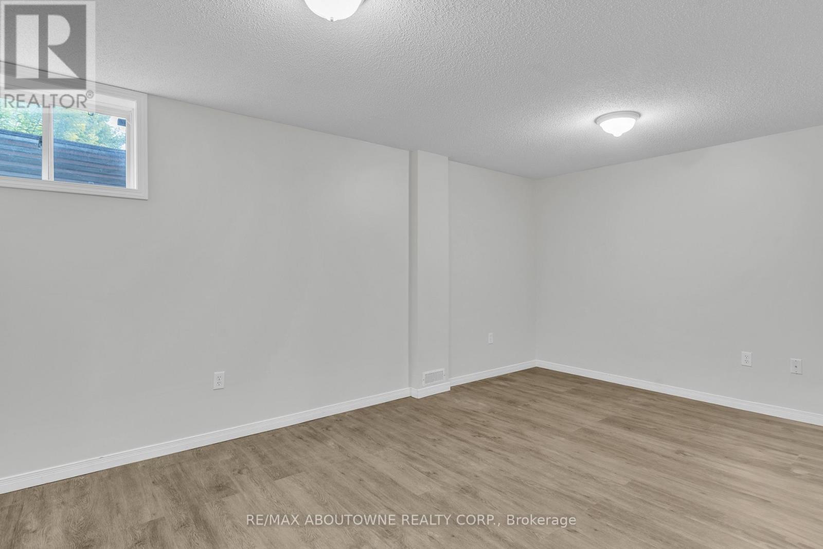 45 - 124 Gosling Gardens, Guelph (Clairfields/hanlon Business Park), Ontario  N1G 5K6 - Photo 27 - X12442147