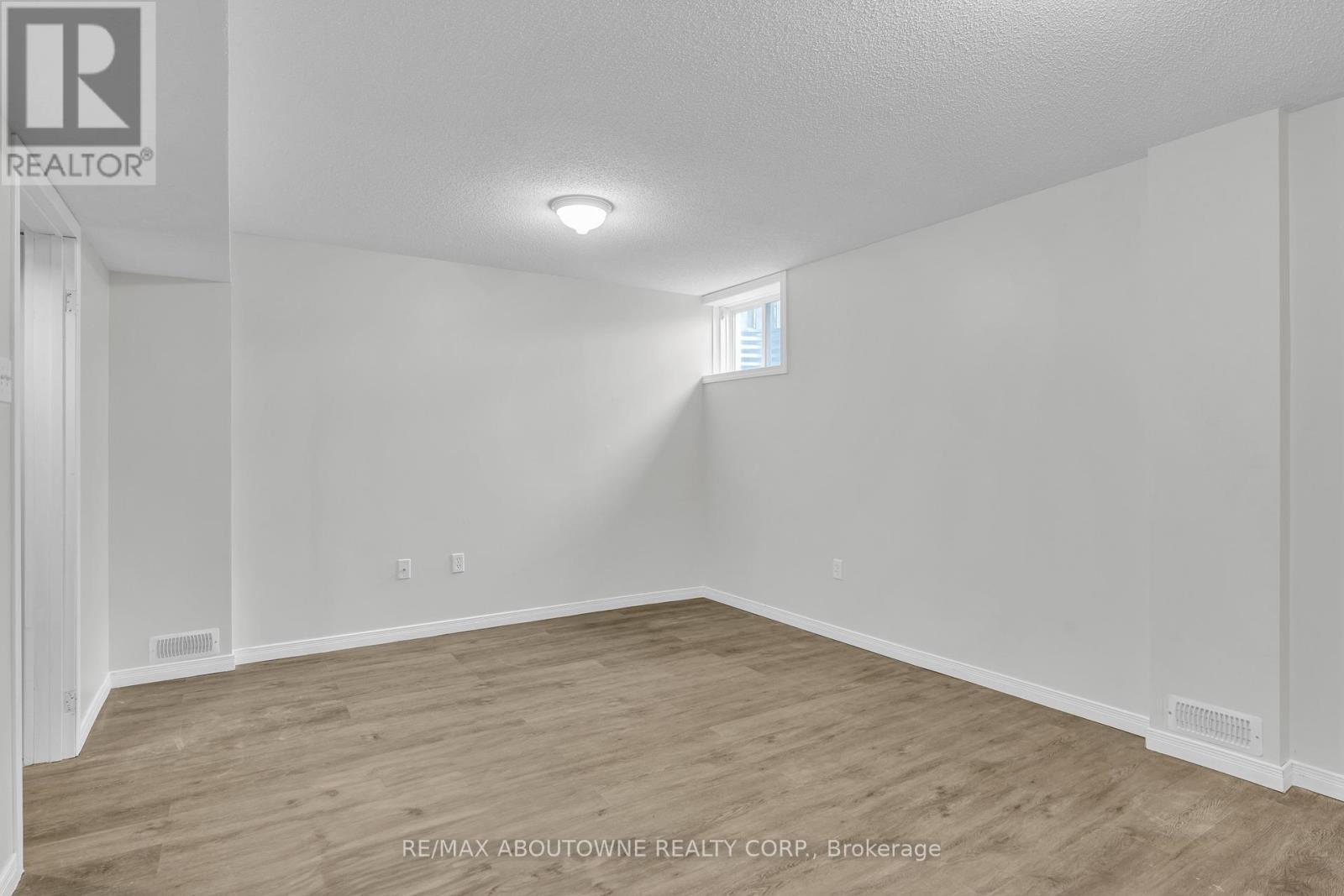 45 - 124 Gosling Gardens, Guelph (Clairfields/hanlon Business Park), Ontario  N1G 5K6 - Photo 28 - X12442147