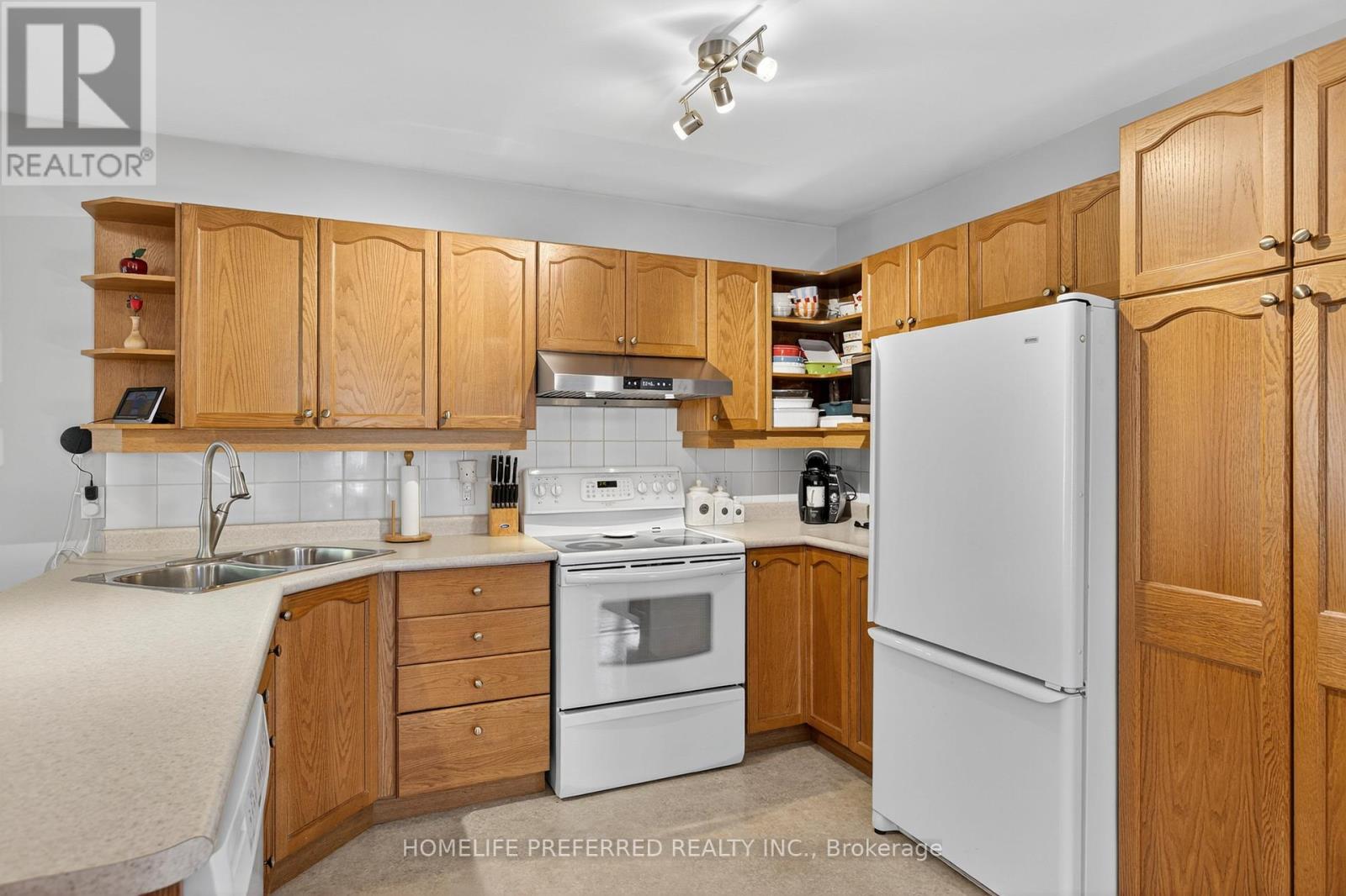 955 Ralphson Crescent, Peterborough (Otonabee Ward 1), Ontario  K9J 8R5 - Photo 14 - X12408495