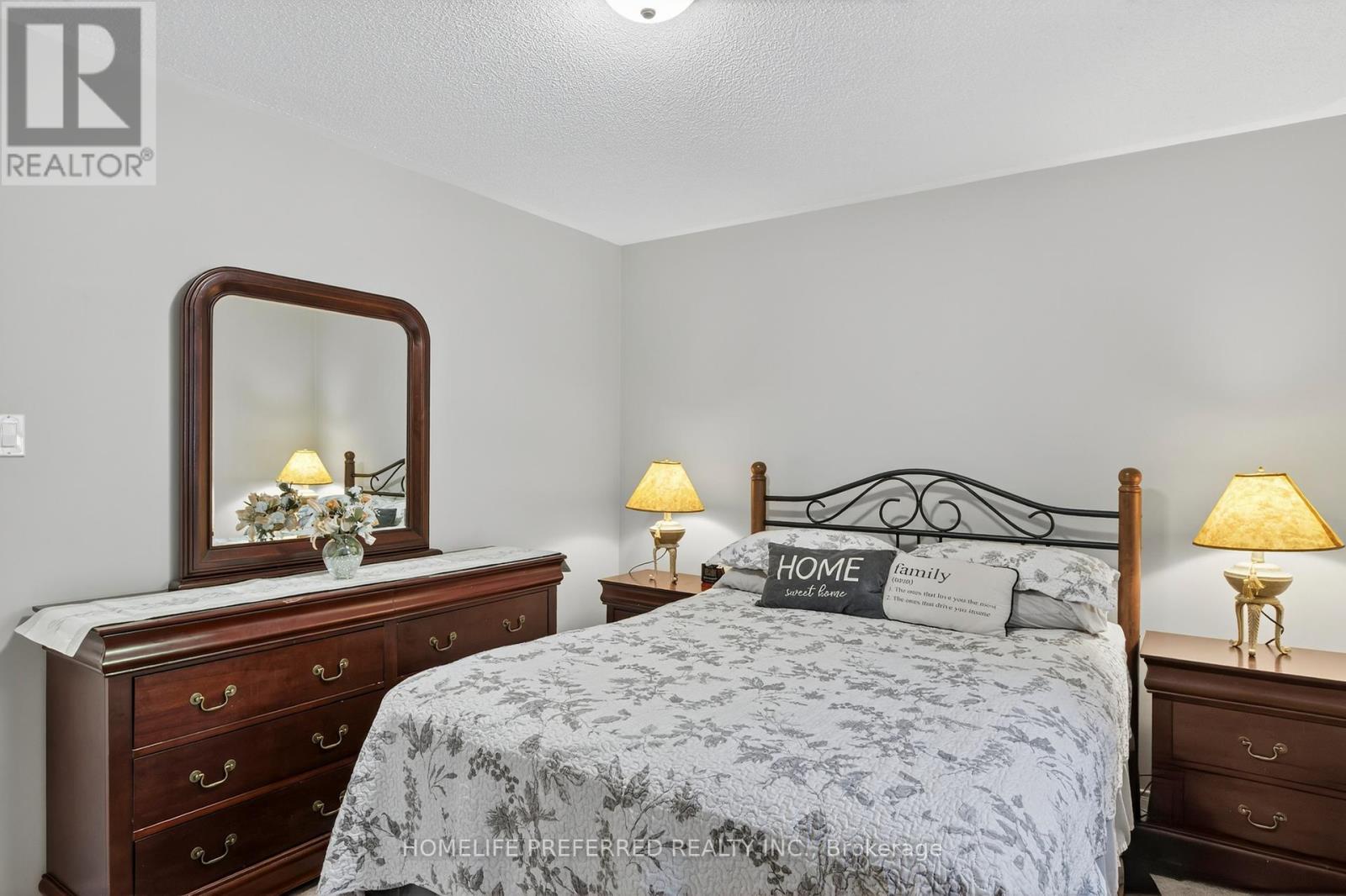 955 Ralphson Crescent, Peterborough (Otonabee Ward 1), Ontario  K9J 8R5 - Photo 22 - X12408495